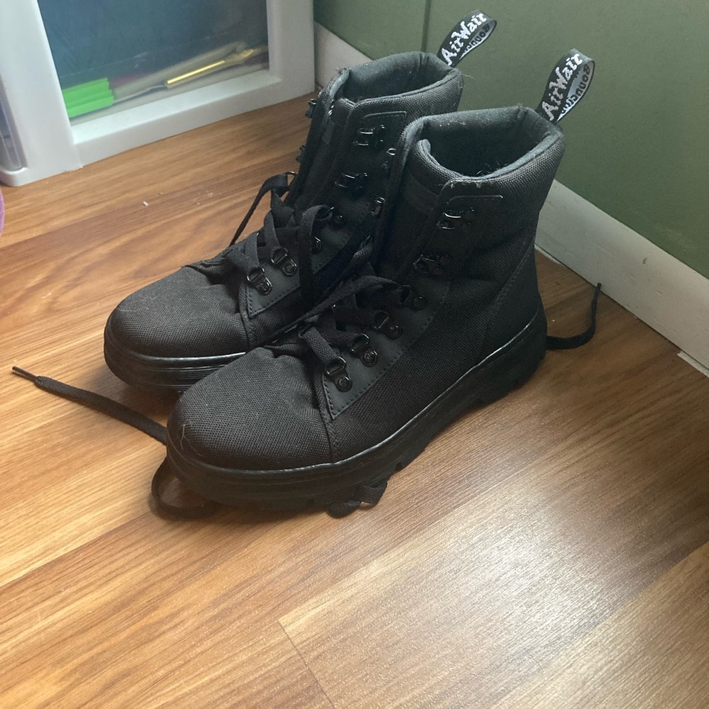 New Doc martins NEED TO GET OF IMMEDIATELY! no shipping